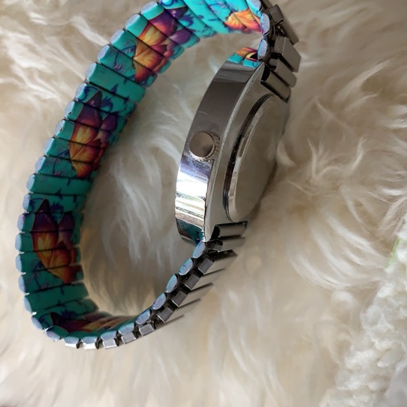 Metal butterfly watch - Picture 8 of 9